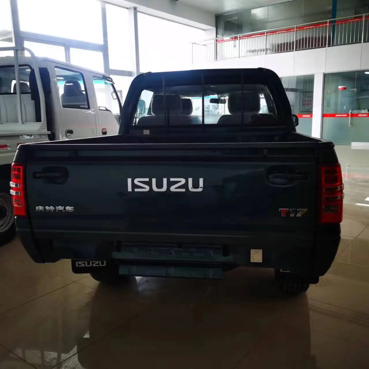 ISUZU 4x2 Small Pickup Truck with ISUZU Engine for Hot Sale Manual Type