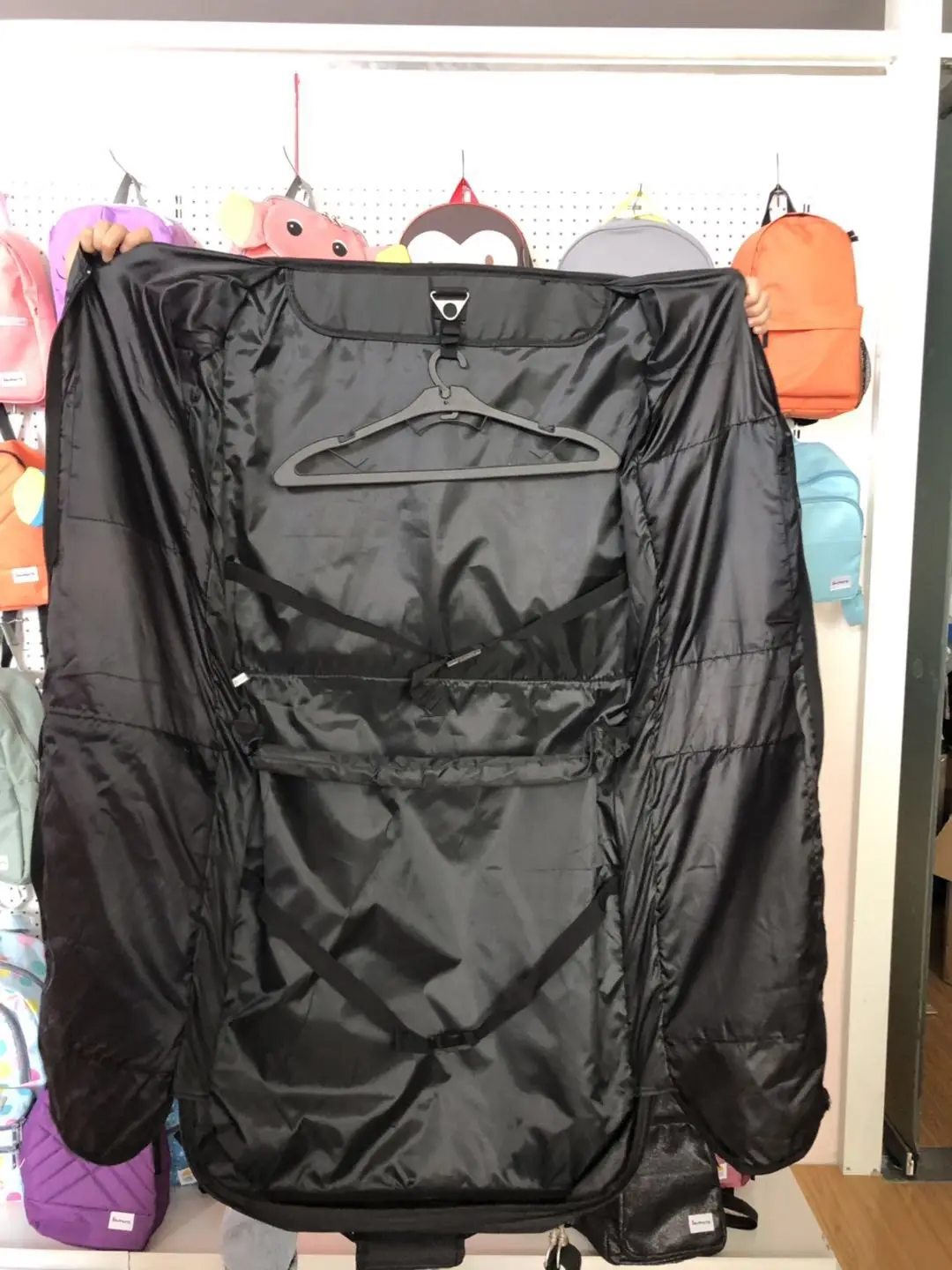 Wholesale carry on business garment suit bag  travel portable clothing  suit covers   trip garment bag with shoulder