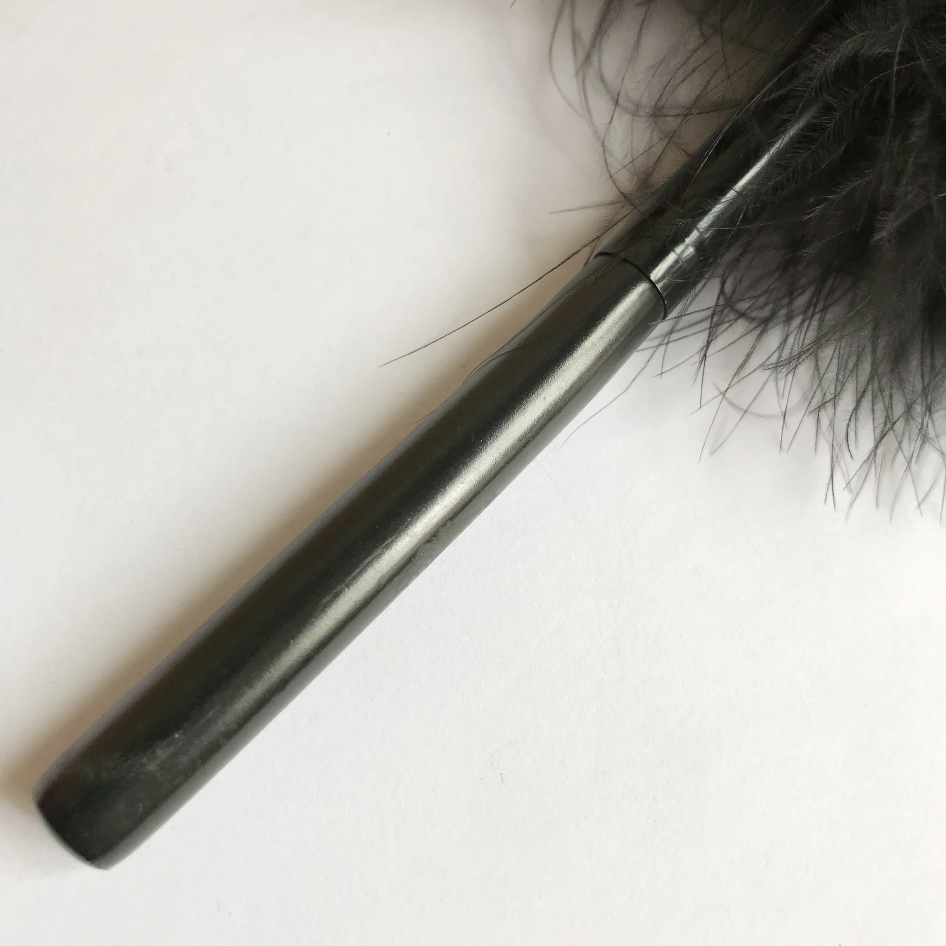 Private Label Small Quantity Accepted Fingerprint Useness Black Color Marabou Feather Brush