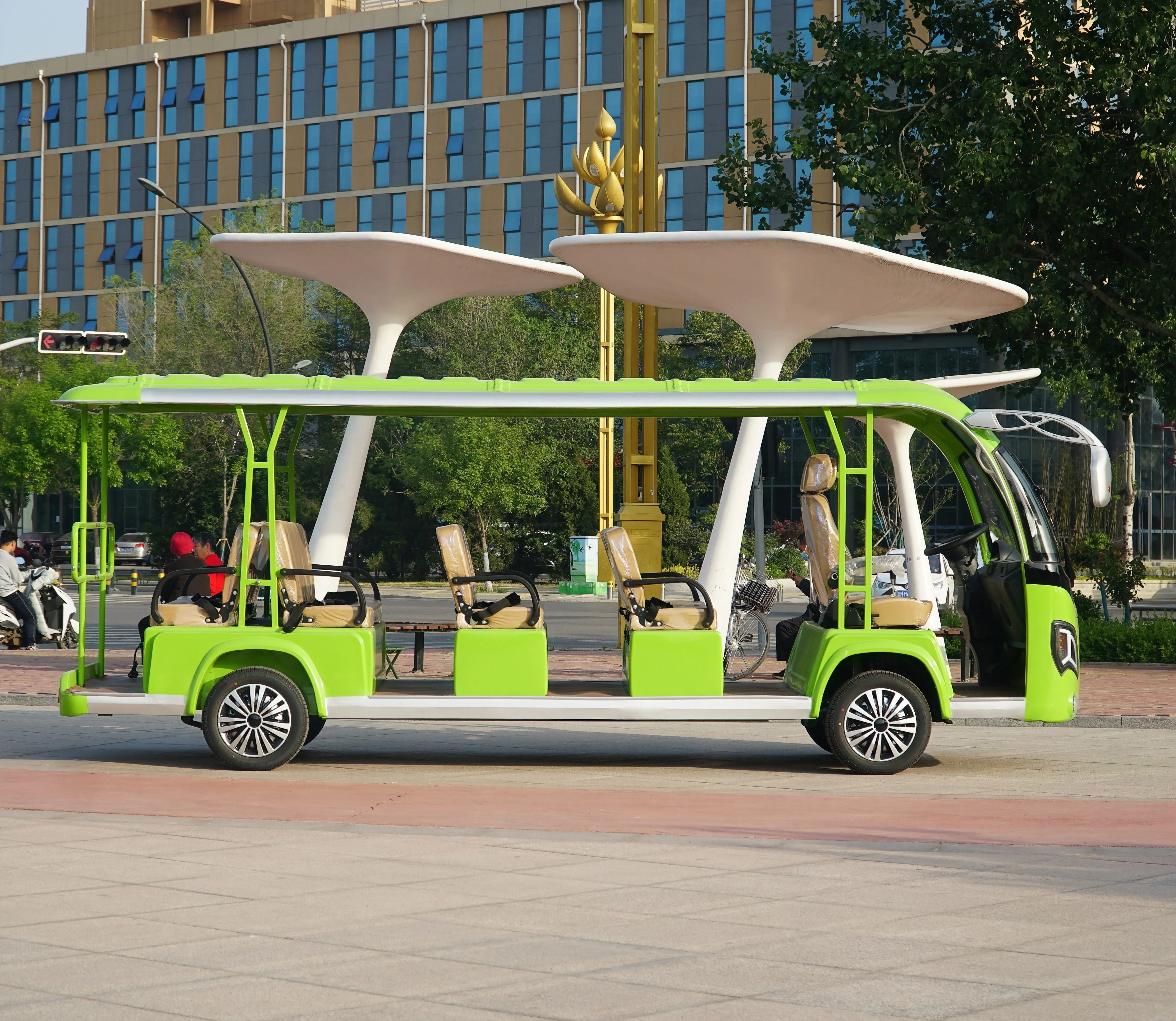 Competitive Price New 72V 5KW Mini Electric Sightseeing Tourist Bus Chinese Automatic Transmission Coaches