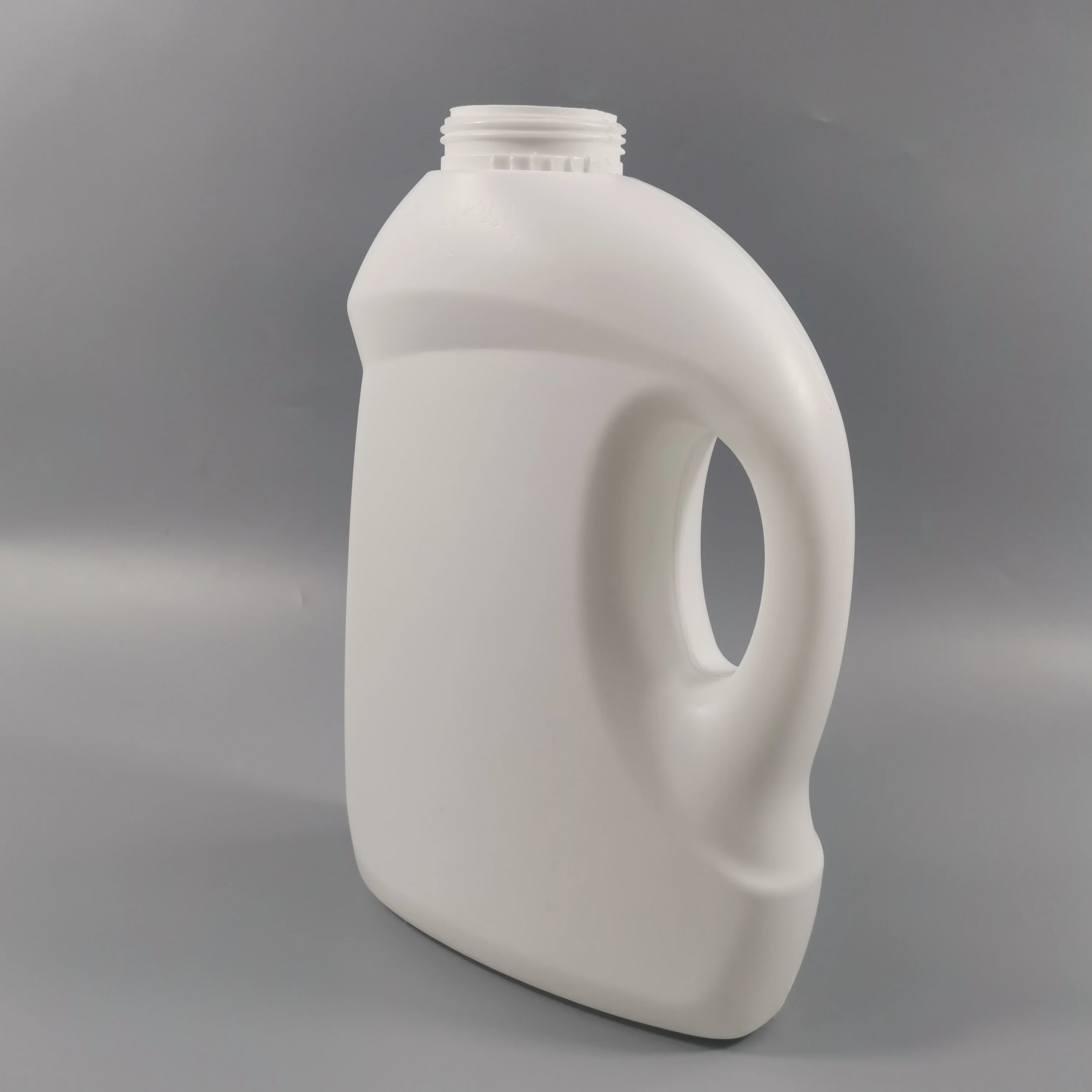Liquid laundry detergent plastic bottles 2 litre wholesale from manufacturer PE bottles sold