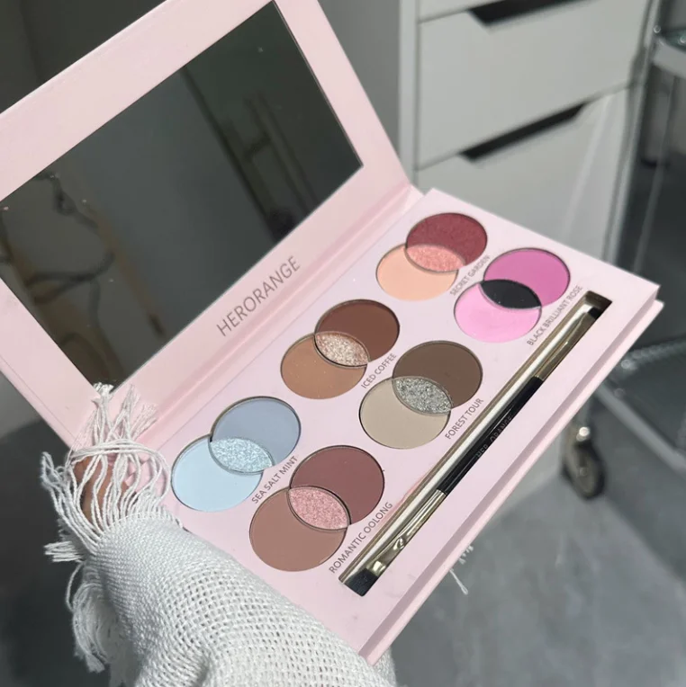 Private label Eyeshadow Pallette Cosmetics 18 Colors Eyeshadow Palette Make Up Pallette