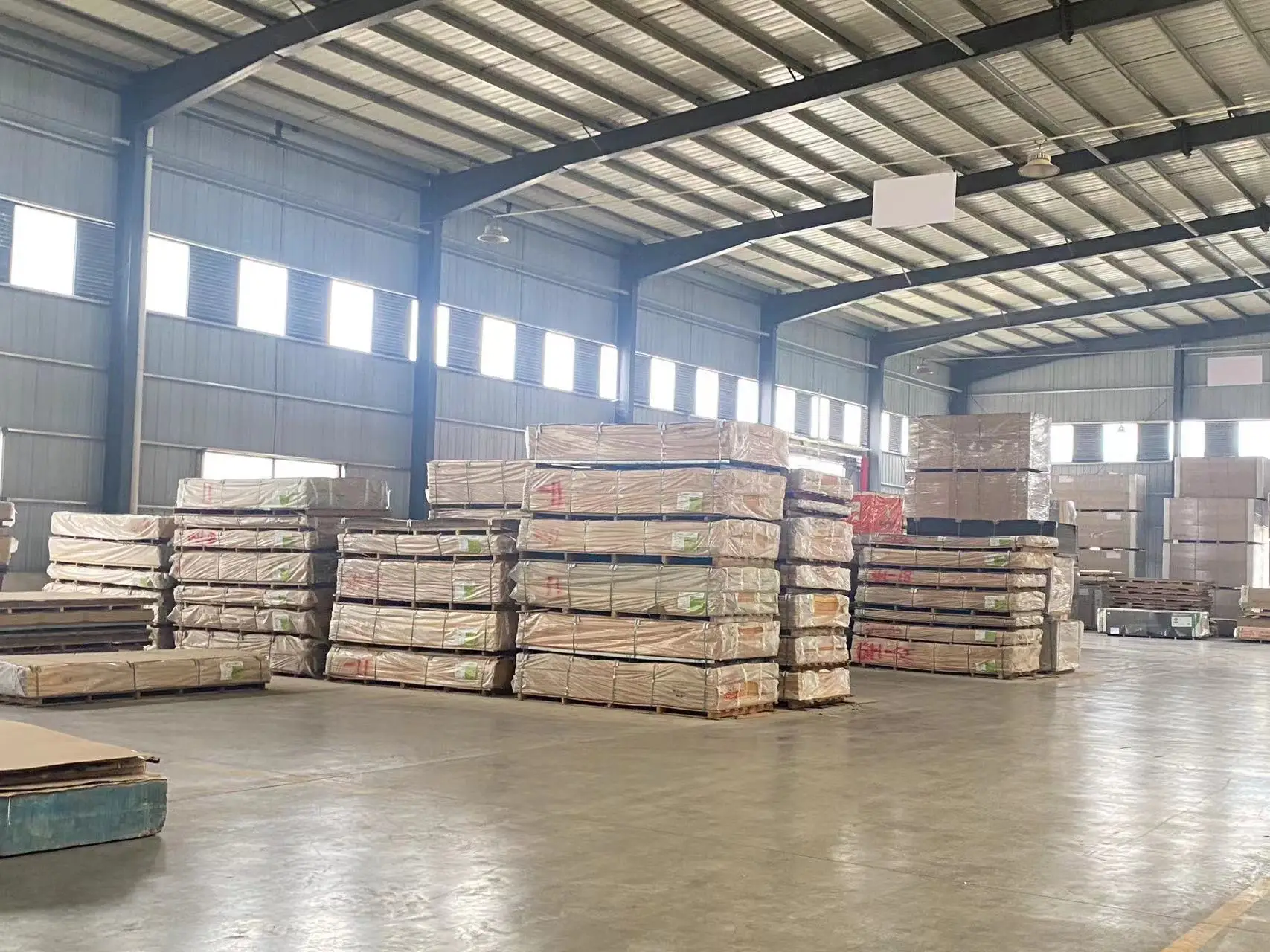 High quality board furniture board, namely health and environmental protection grade 1220mm * 2440mm furniture 18mm fine board