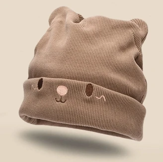 wholesale Acrylic beanie with pompom custom embroidery beanie winter hats for men and women golf knitted hat