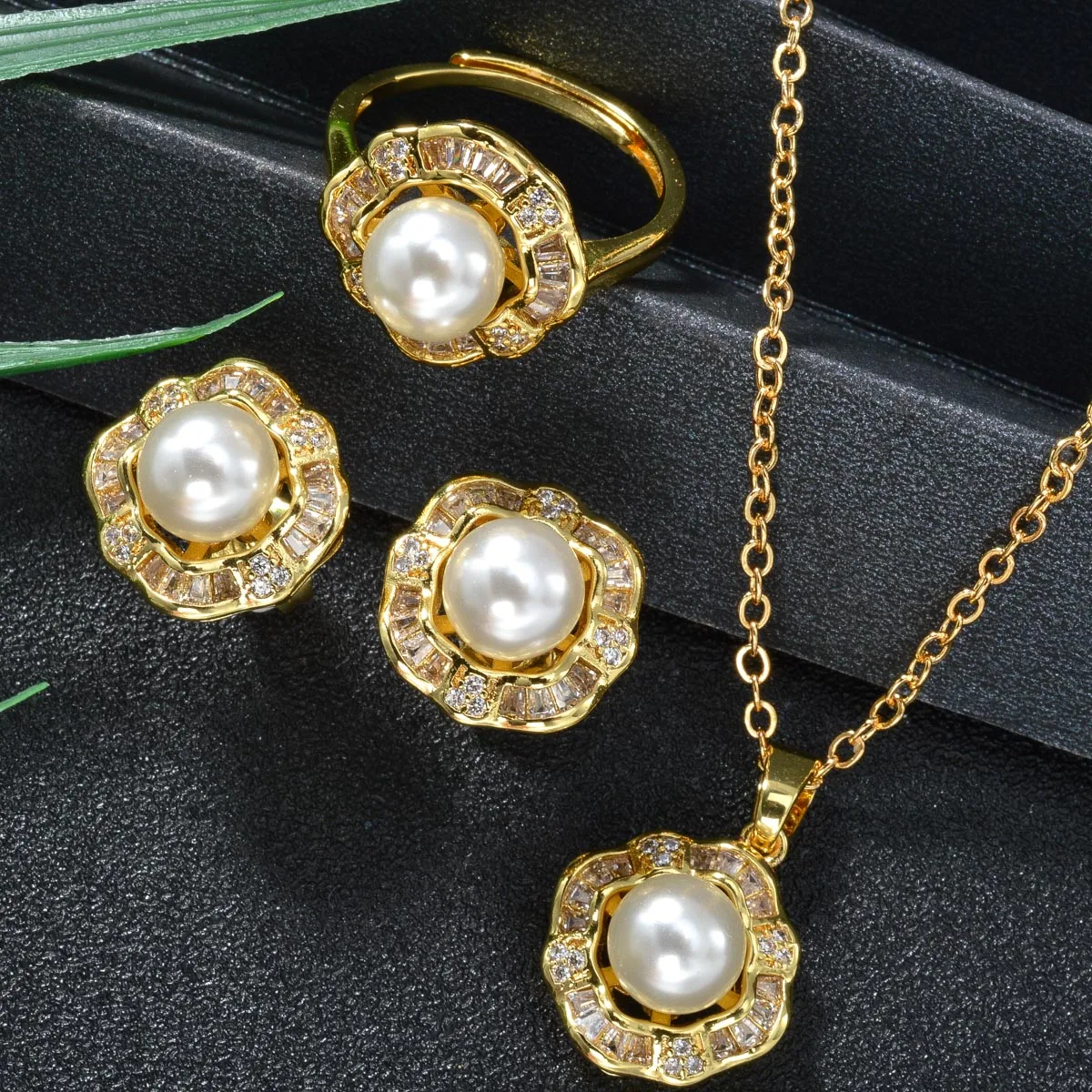 Fashion wholesale premium 18k gold plated pearl zircon ring earrings and pendant necklace jewelry set