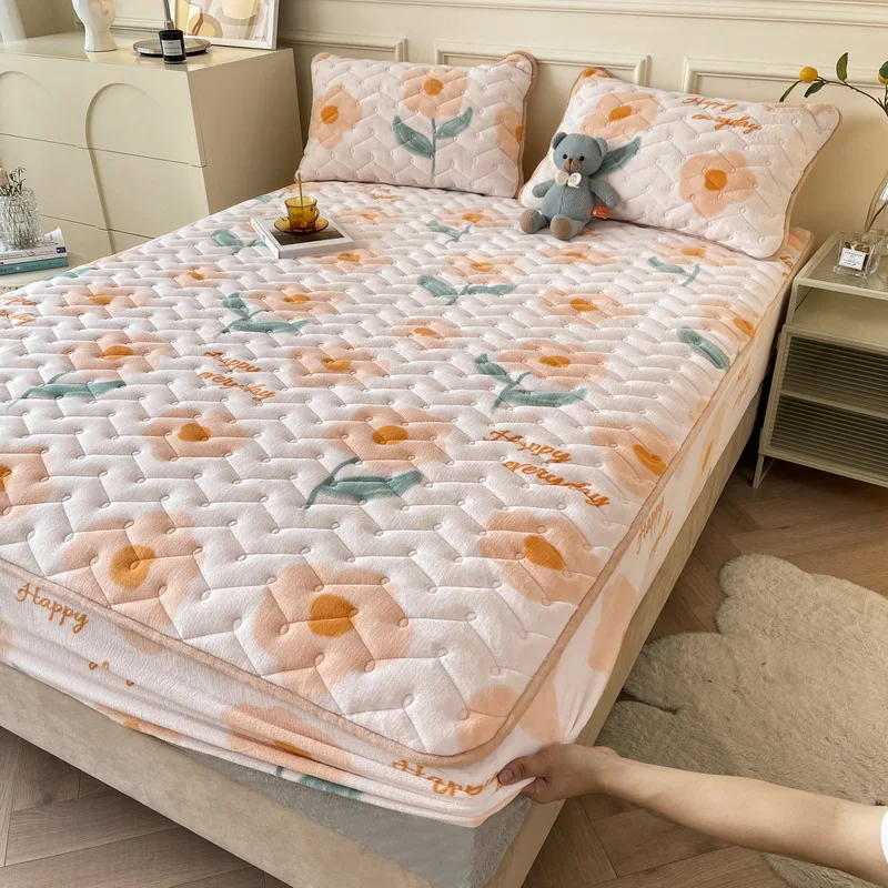 Hot Selling Milk Velvet Thicken Mattress Protector Double Bed Cover Mattress Protector Cover