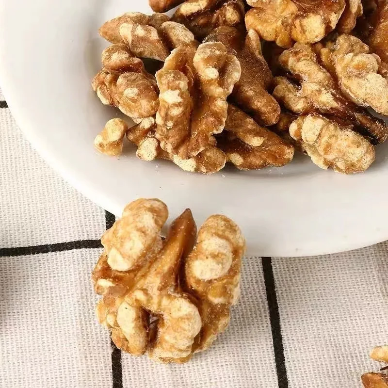 The best-selling organic walnut meat in Xinjiang, China