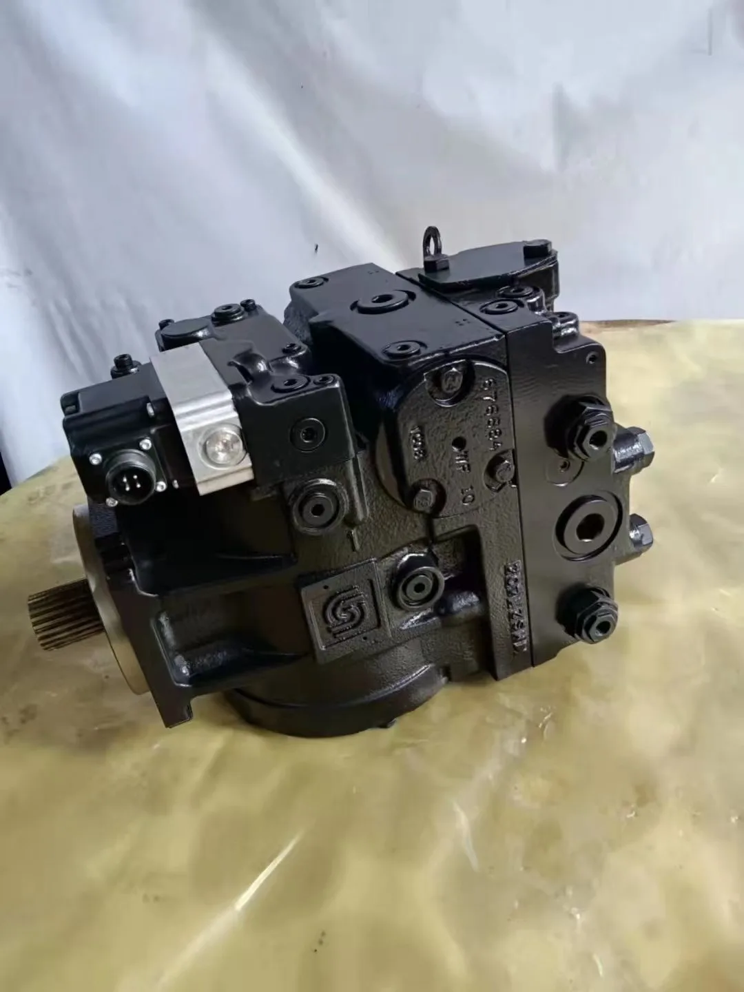 Гидравлический поршневой двигатель Sauer Danfoss 90R100 90R100KA 90R100KA1CD серии 90R100KA1CD80P3