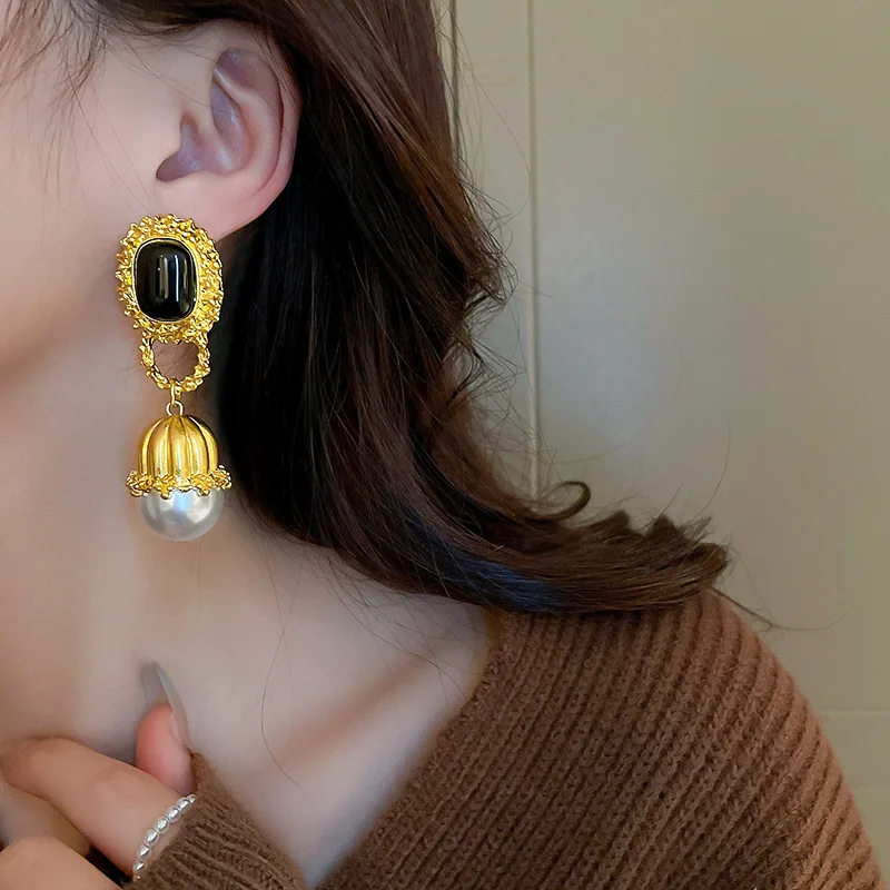 Silver needle square geometric pearl lantern earrings court style retro high -grade earrings niche temperament earrings