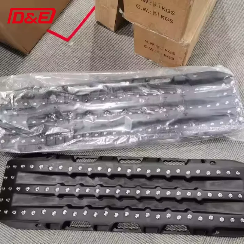 Recovery Boards with metal studs 4X4 off Road Emergency Tires Traction Mats Track Trapped for pickup truck car RV camper van