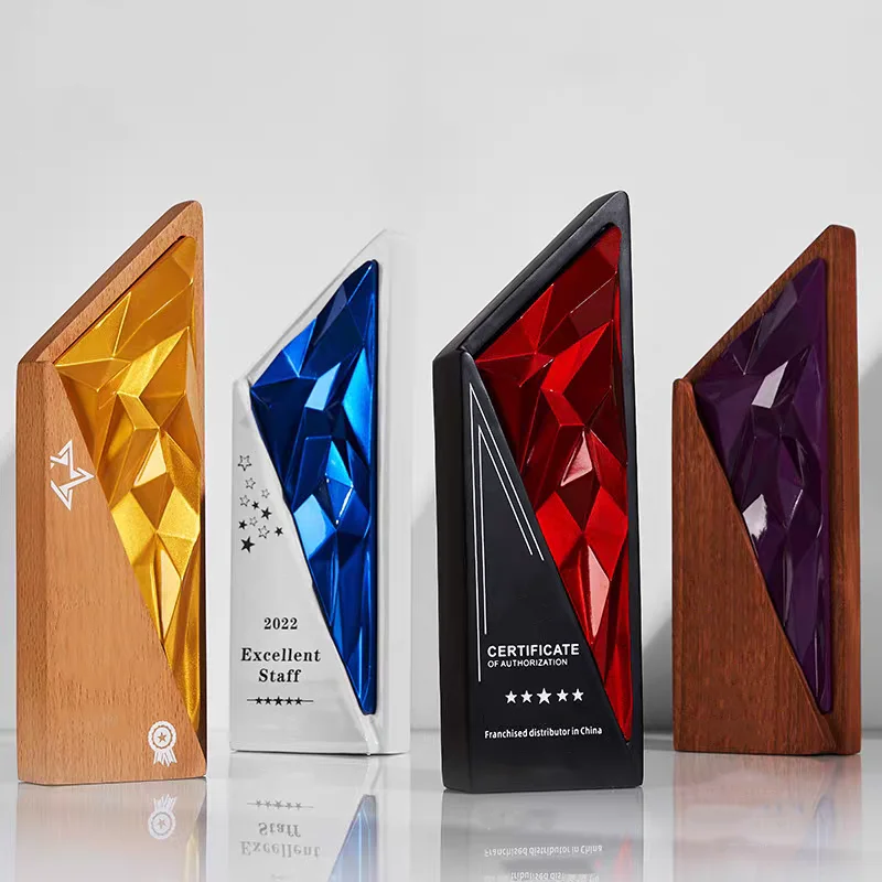 KK High End Atmospheric Metal Crystal Trophy, Solid Wood Geometric Resin Handicraft Company Annual Meeting Trophy