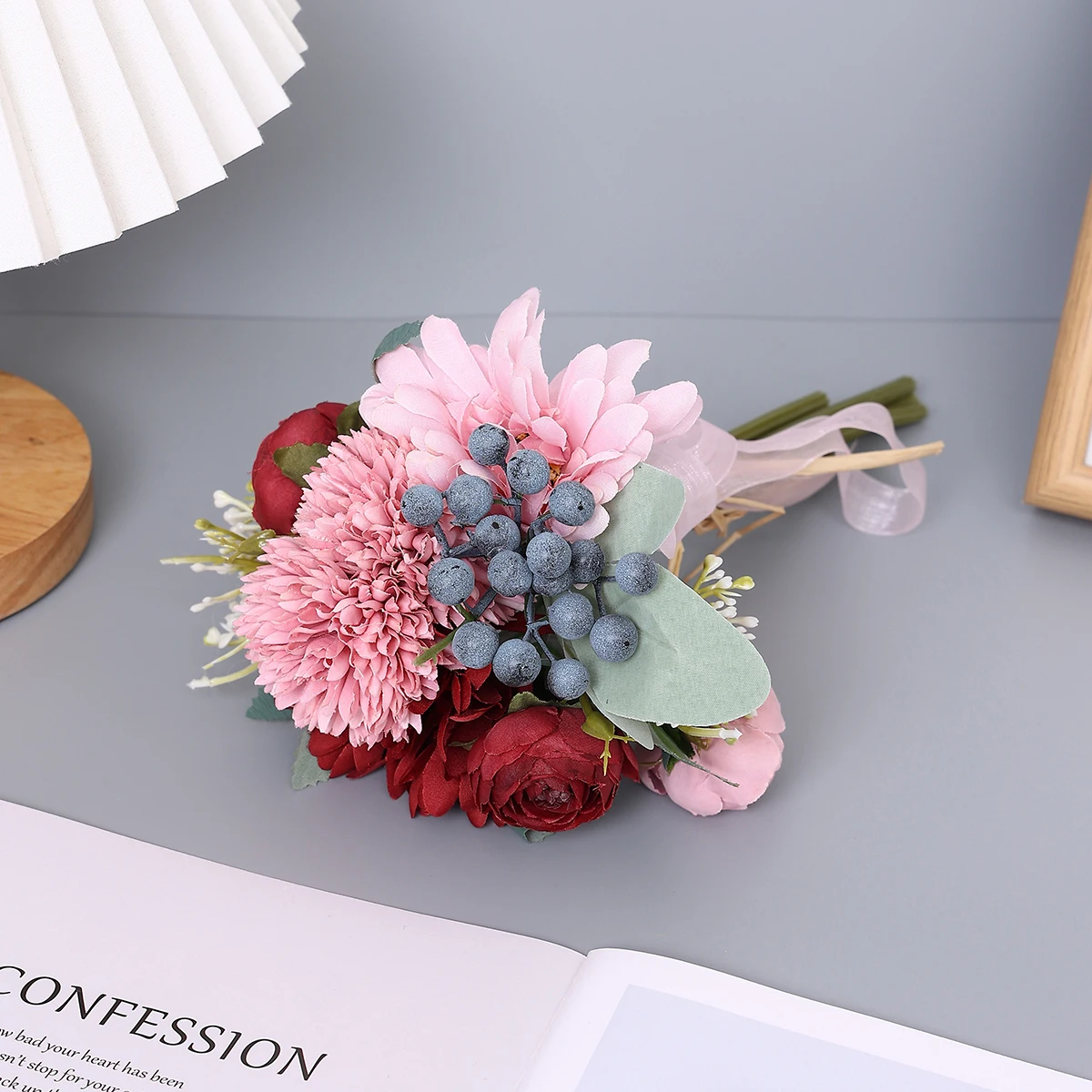 Hot Selling Fashion Tea Buds Daisies Blueberries Bouquet Simulation Handheld Bouquet Wedding Party Decoration