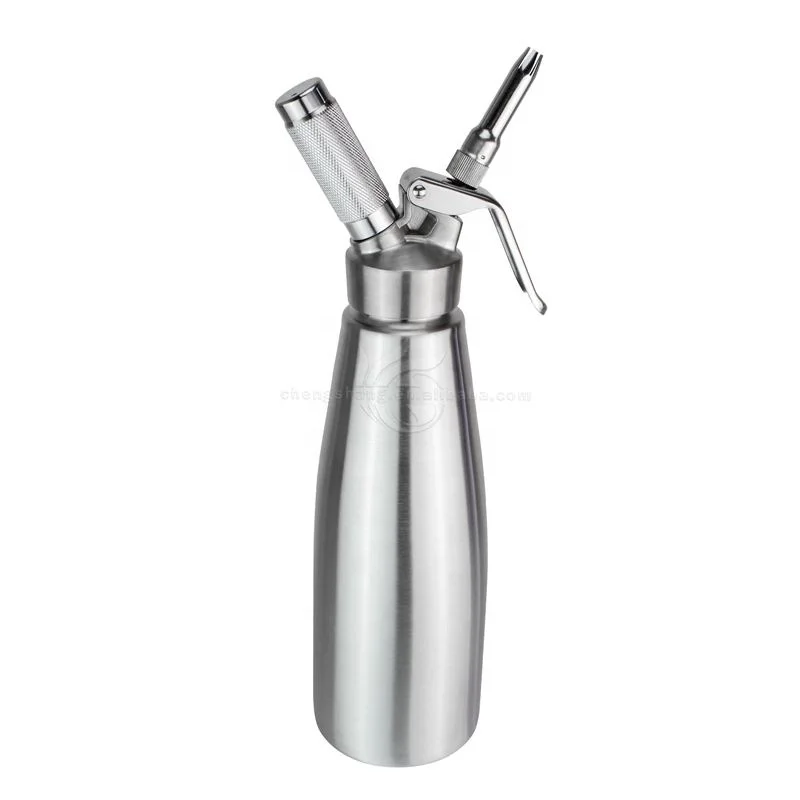 Professional Gourmet Stainless Steel Whipped Cream Dispenser/Cream Whipper with Decorating Nozzles