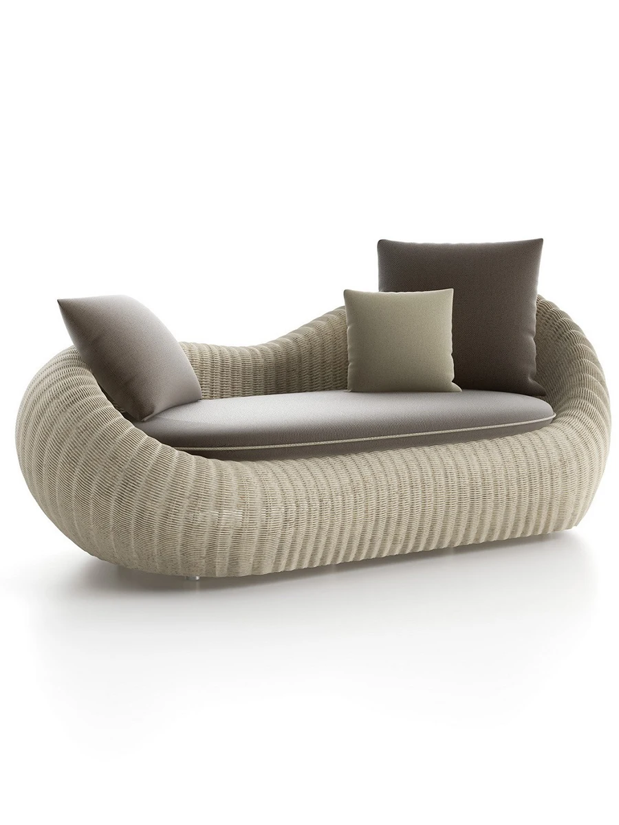 European Popular Morden Garden Rattan Rond Sofa Set Outdoor Waterproof Patio Lounge Bed and Chairs