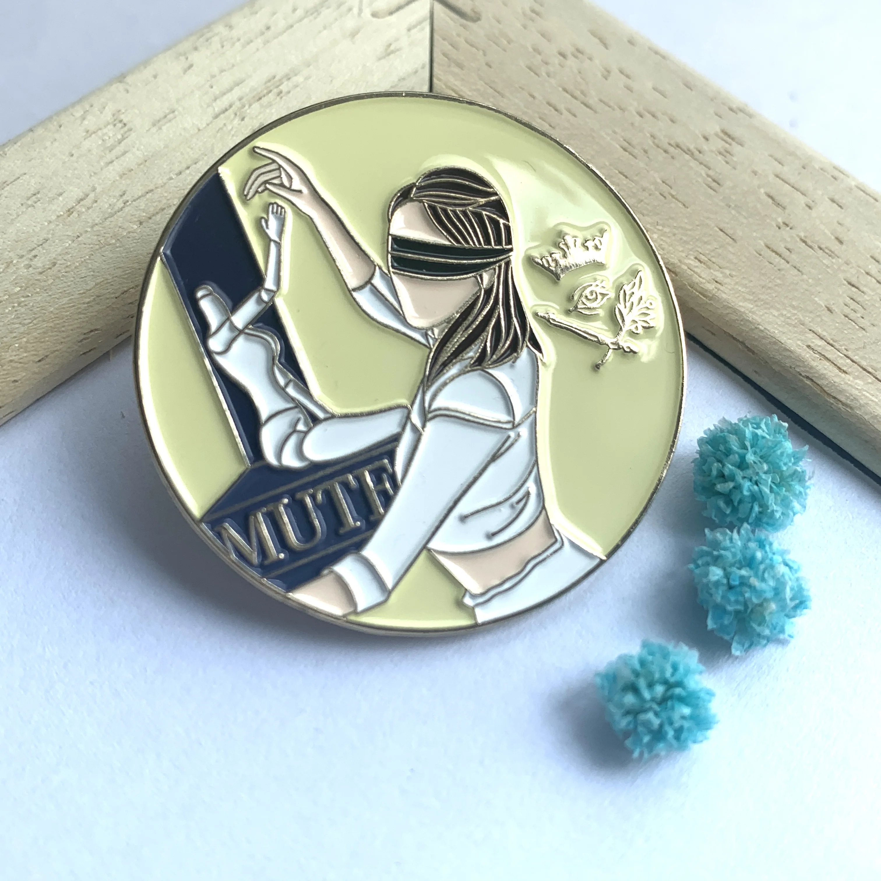 Metal Craft Gifts Wholesale no minimum  High quality metal Badge Gold metal Hard enamel Soft enamel pins