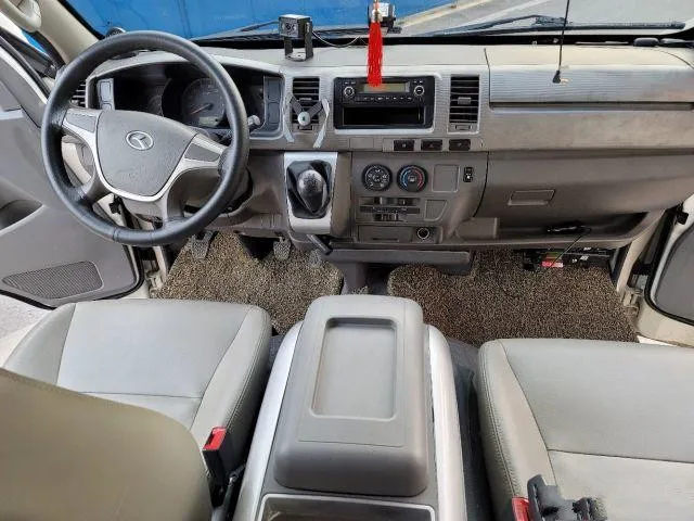 Б/у бензиновый мини-автобус Kinglong Hiace на 11/14