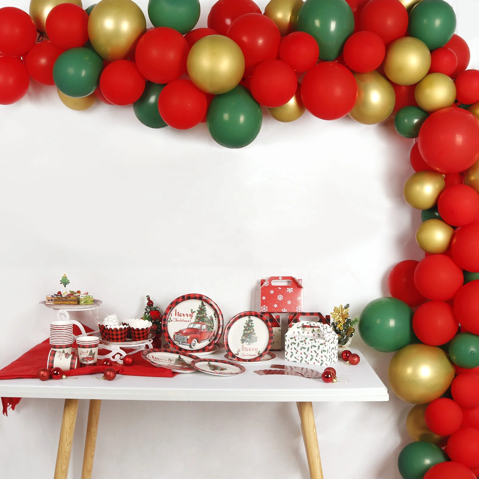PAFU 12*15 MERRY CHRISTMAS Banner & Red and Green Christmas Balloon Chain Christmas Party supplies