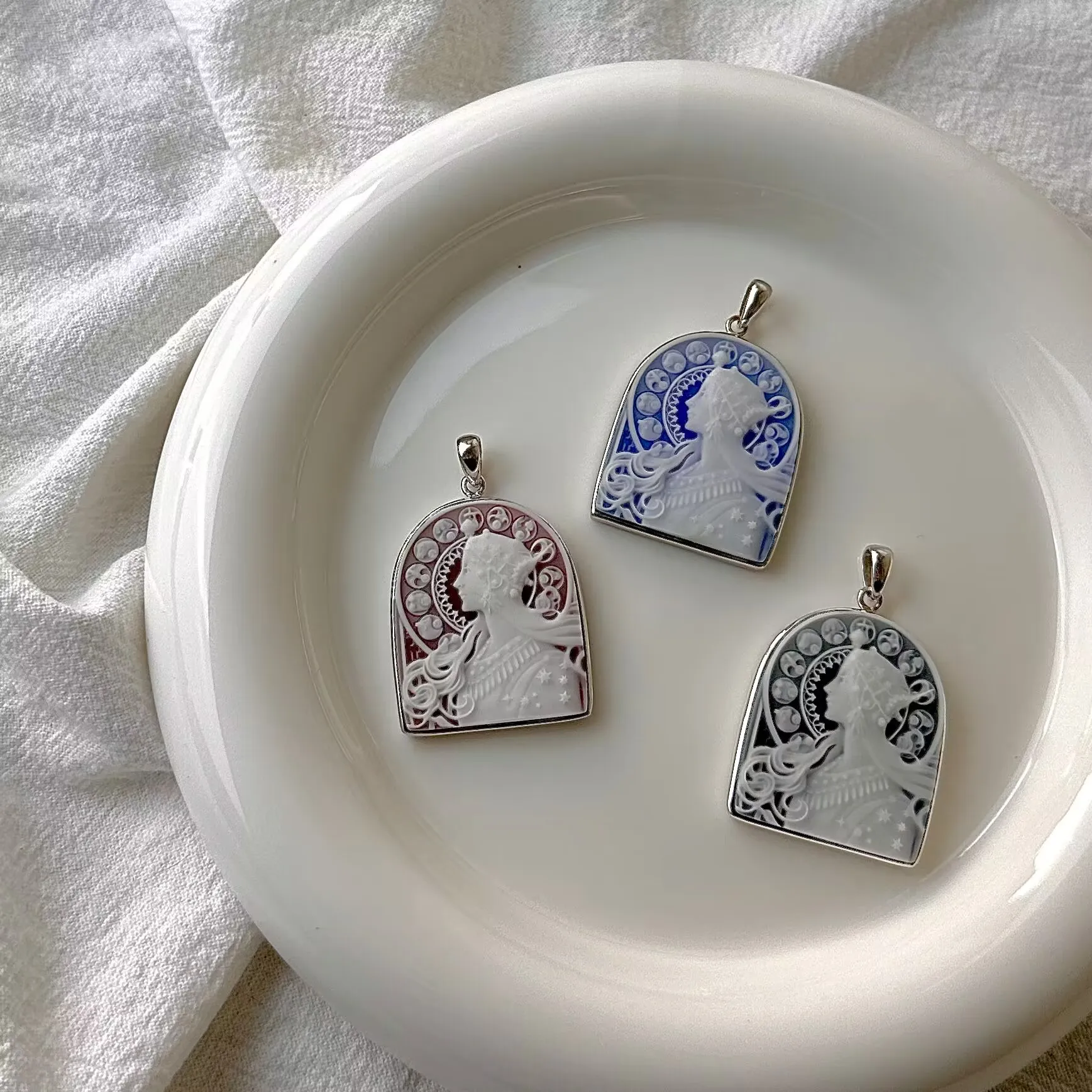 Wholesale Of New Materials 18k Gold Jewelry Flower Extra Large Brooch