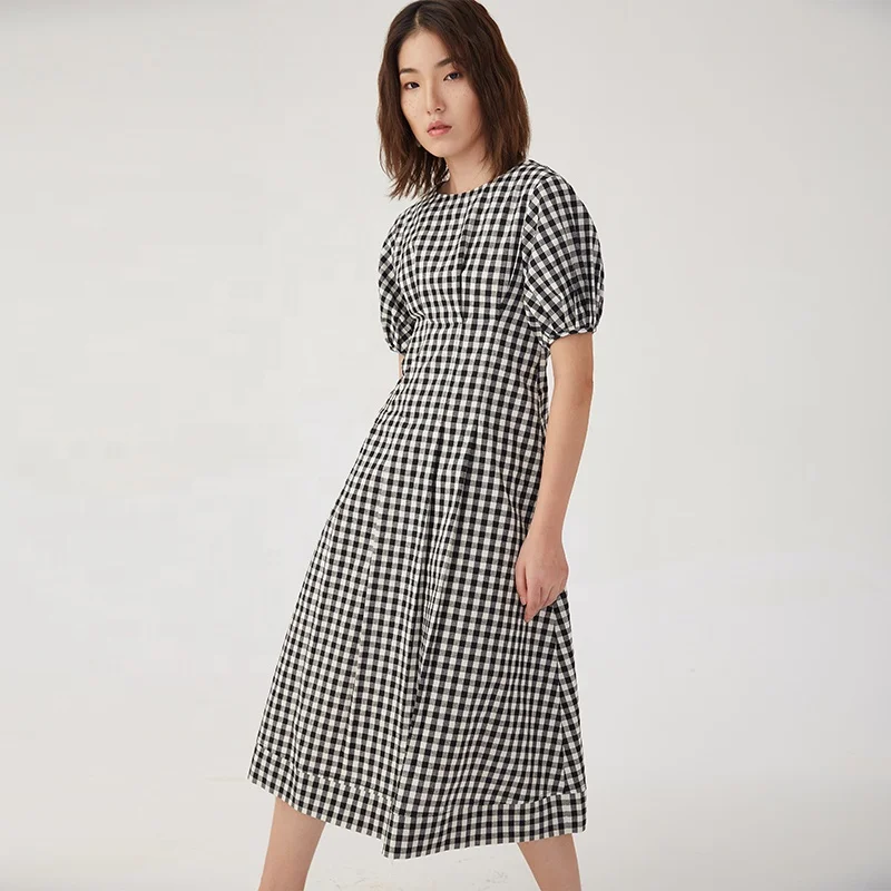 Женское клетчатое платье макси с коротким рукавом-фонариком, круглым вырезом и молнией