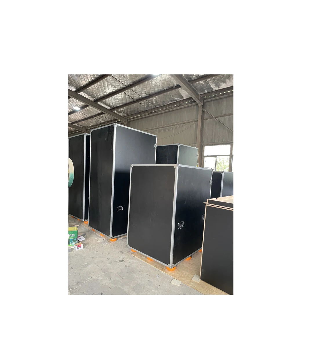 Custom Wheeled Hard Aluminum Flight Case for Equipment Transportation, Durable Aluminum Instrument Tool Carrying Case with Foam