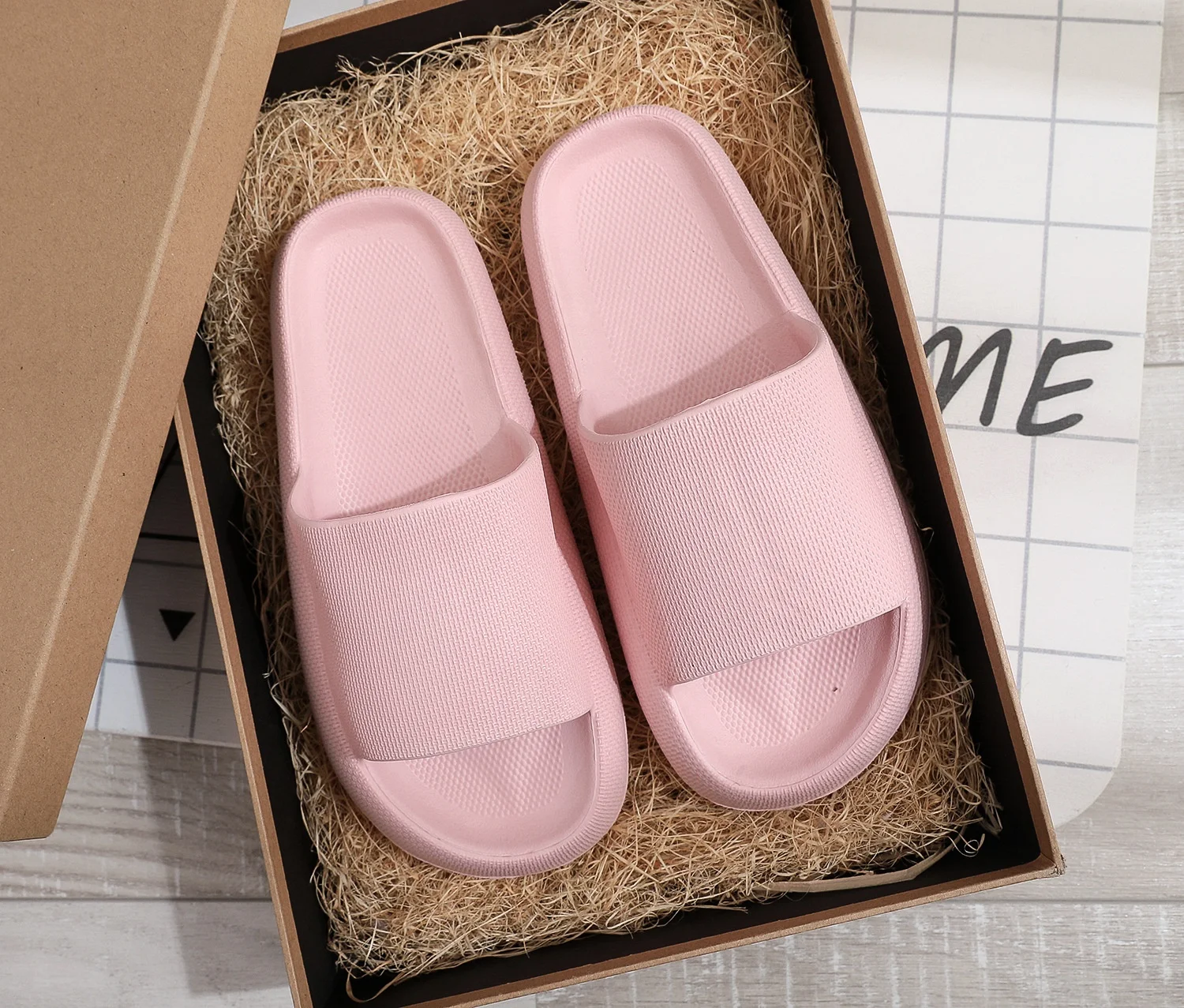 Amazon Supplier Cloud Slippers Very Comfortable Cushioned Platform Shower Slippers Bathroom Sandals