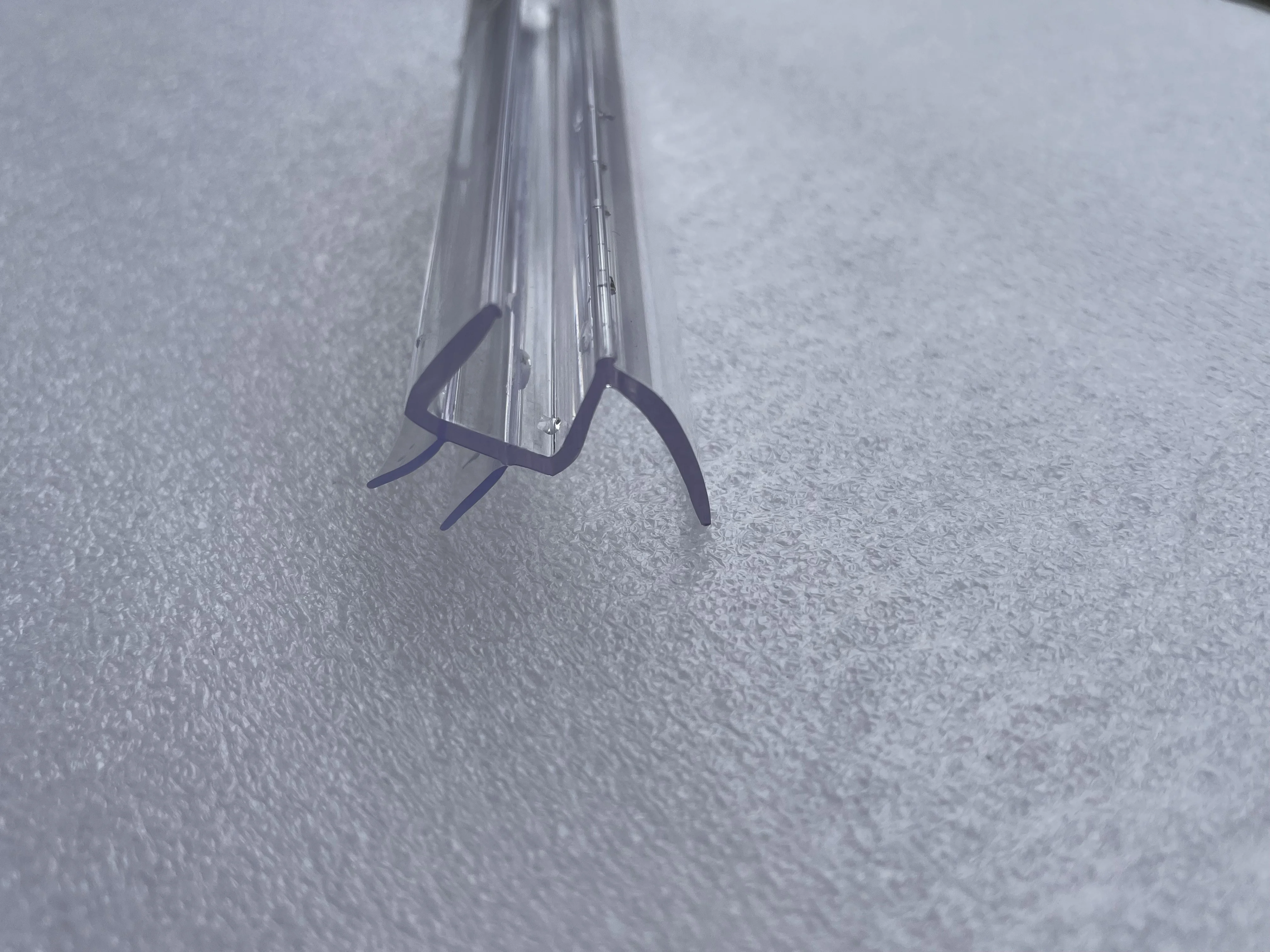 Polycarbonate glass door seals EX-cotruded clear bottom wipe with drip rail