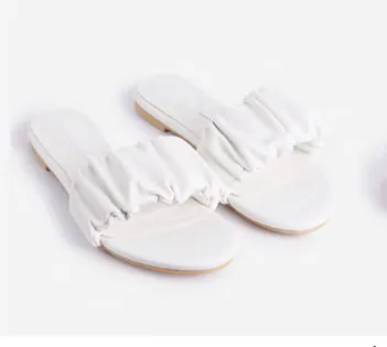 Drop Ship Hot Women Slippers Sandals 2021 New Europe Non-slip Flat Slippers Ladies Cloud Soft Leather Slant Dumpling Women Shoes