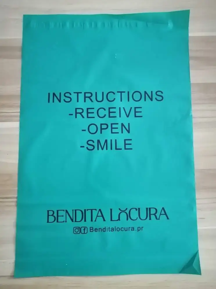 Custom Logo  Self-sealing Polly Mailer Express Mailing Packaging Plastic Bags for Garment Shipping