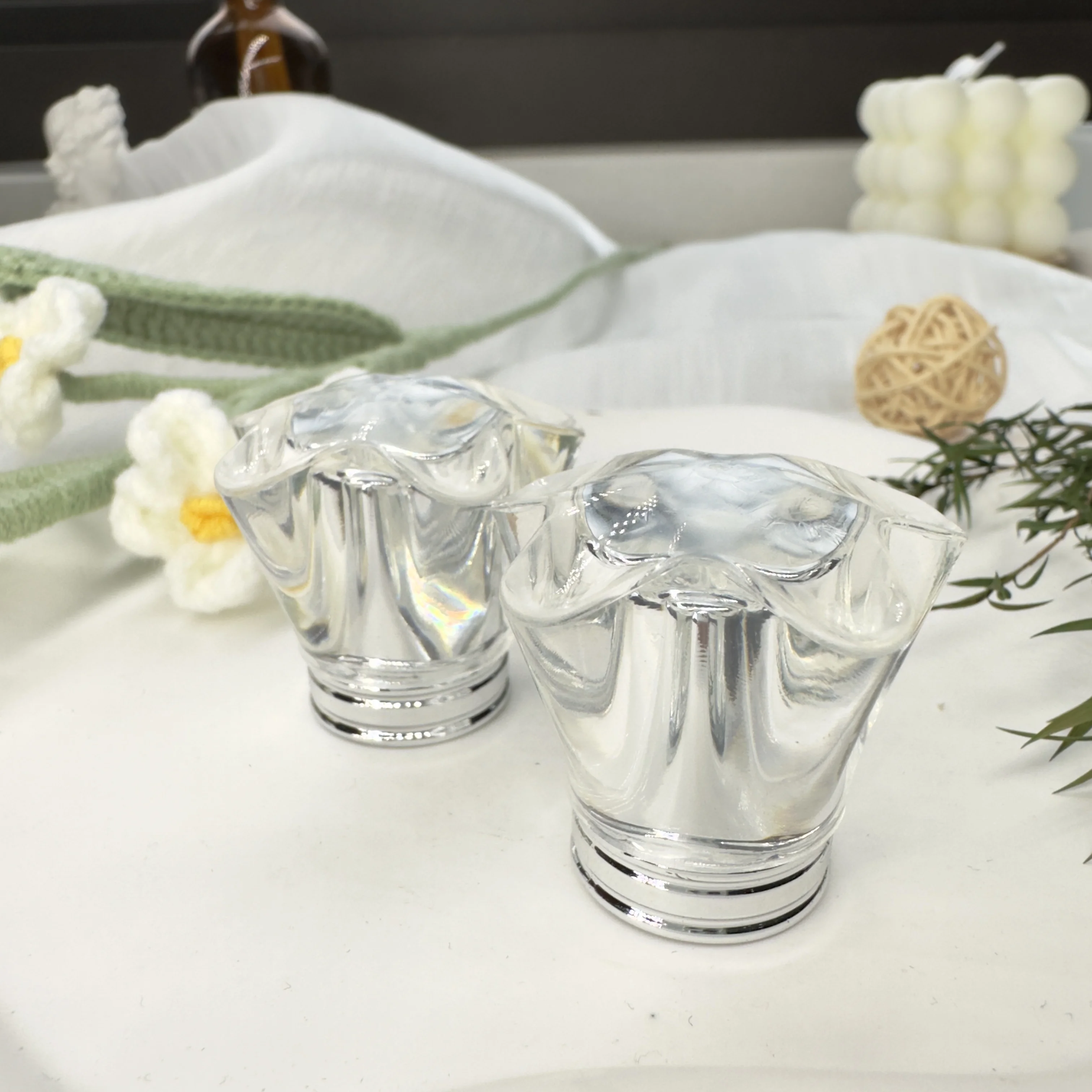 Best-Selling Flower shaped perfume bottle lid Silver clear plastic perfume bottle lid