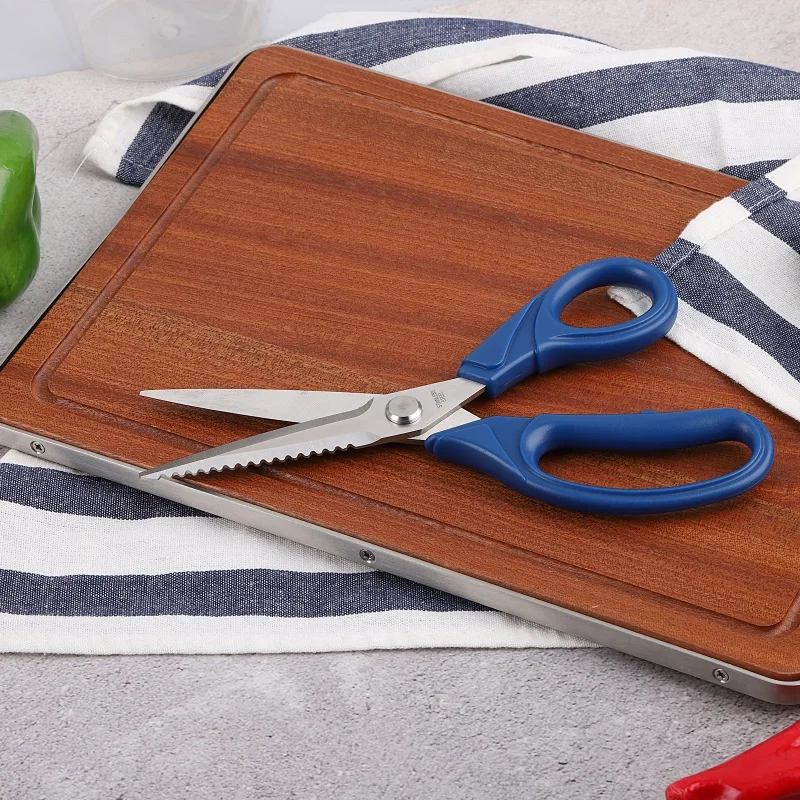 Stainless steel kitchen scissors to cut chicken bones, meat and vegetables scrape fish scales efficient scissors