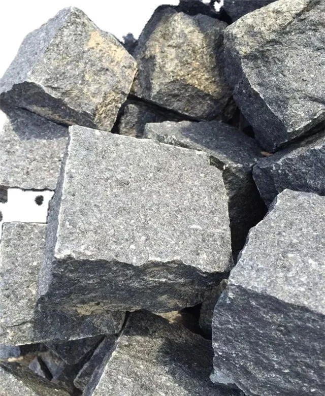 Черный гранитный брусчатый камень мощение подъездная дорога