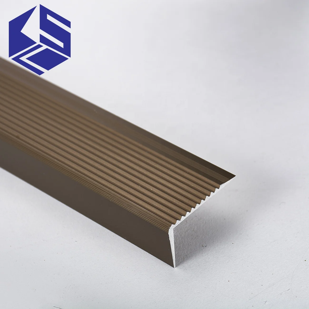 OEM professional rubber strip stair treads Anti slip aluminum stair nosing