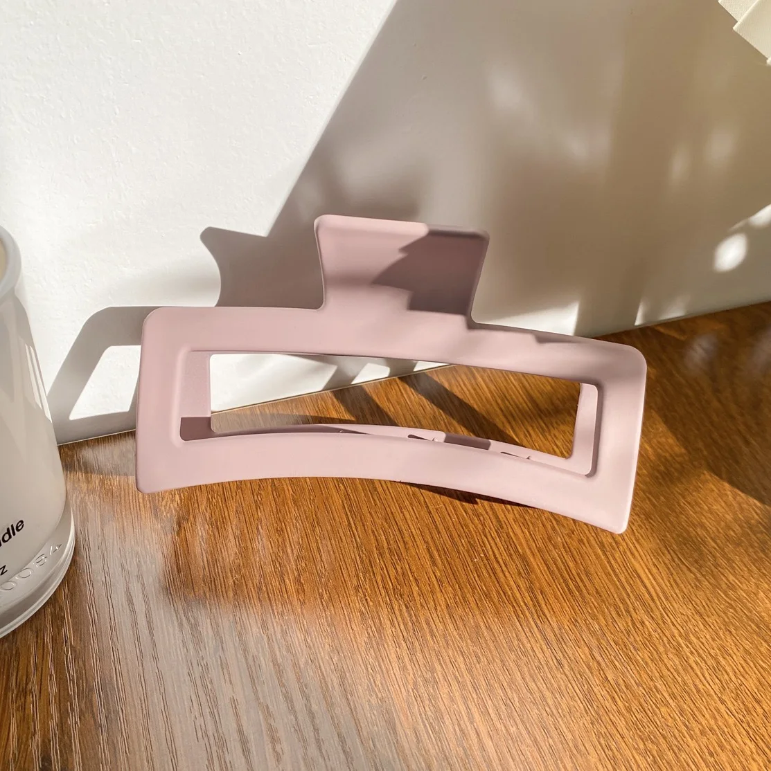 2023 wholesale large hair claw clips new fashion geometric jumbo claw clip manufacturers