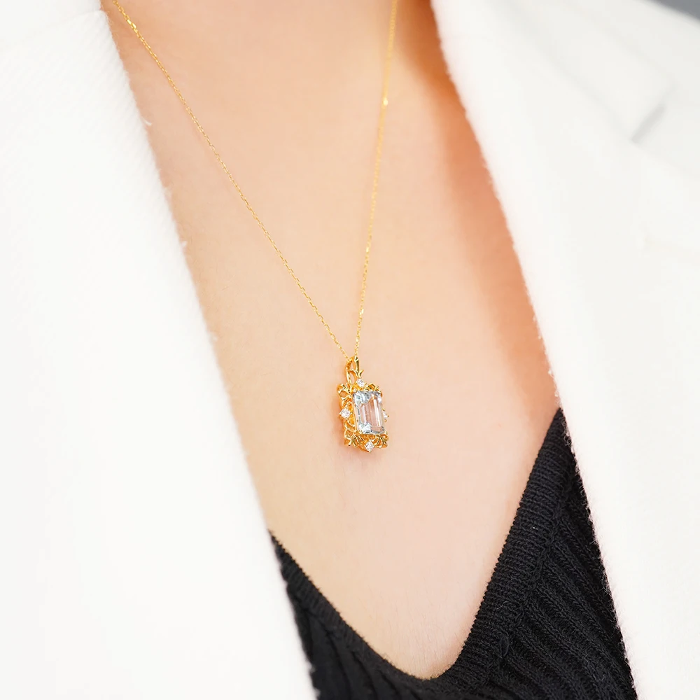 Factory Wholesale Gift Pendants 18K Women Fine Jewelry Vintage Style Aquamarine Gemstone Necklace