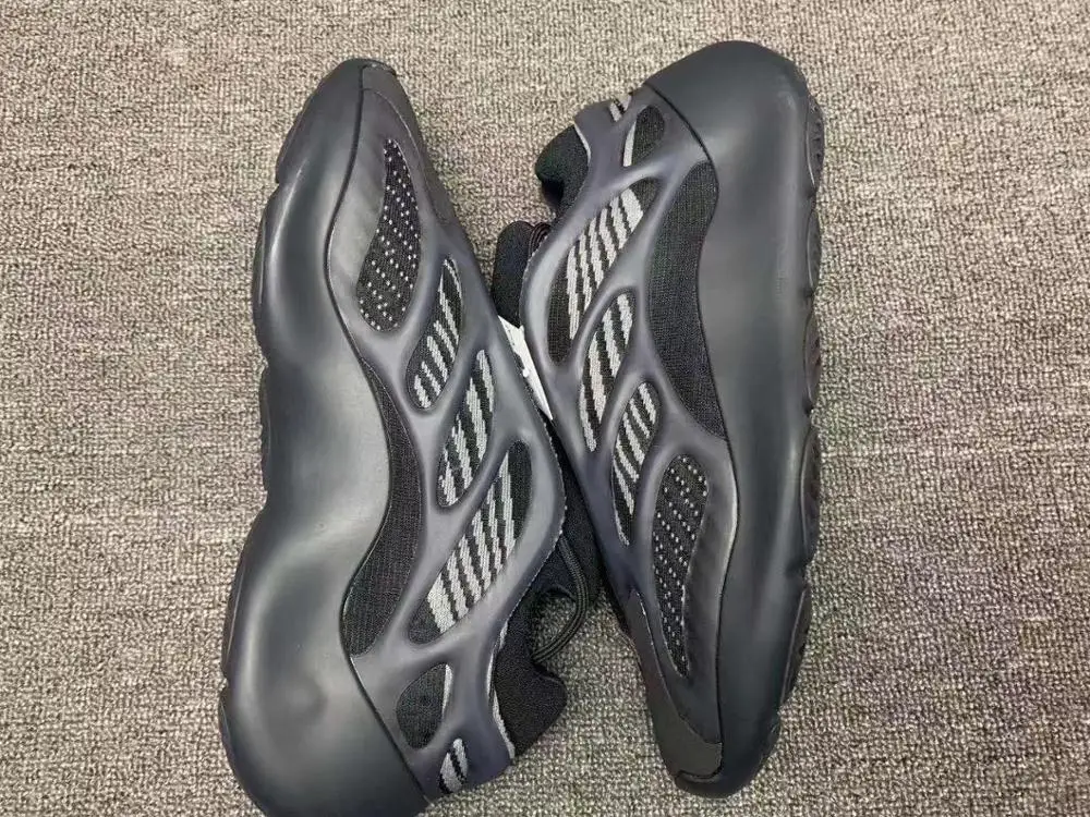 
With Boxes High Quality Black Yezzy Alvah 700 V3 Style Fluorescence Casual Shoes Big Size US4-13 Yeezis V2 Sneaker For Men Women 
