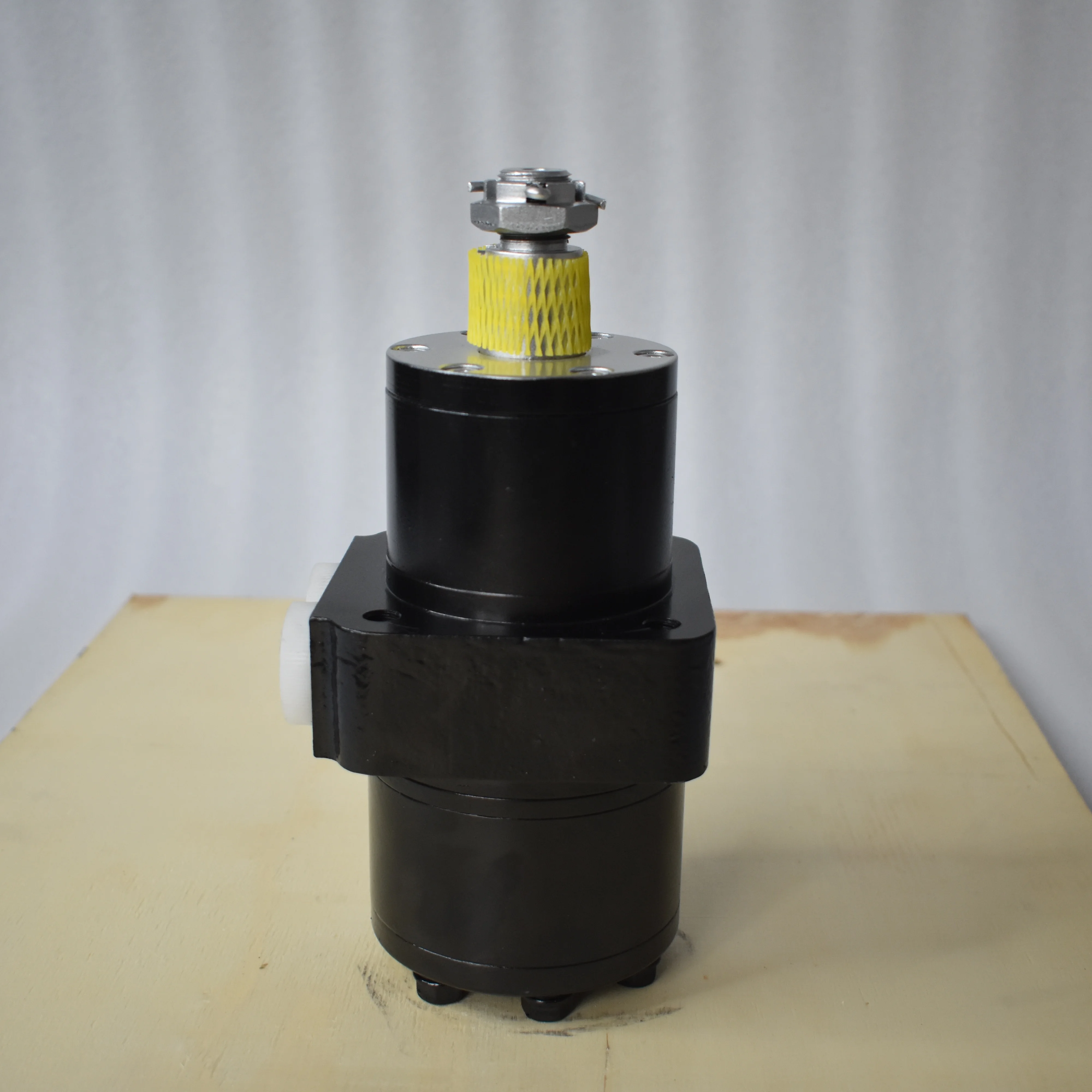 Eaton eaton BMPW  series Low speed cycloidal hydraulic motors for sweeper tractors motor for water well drilling rig