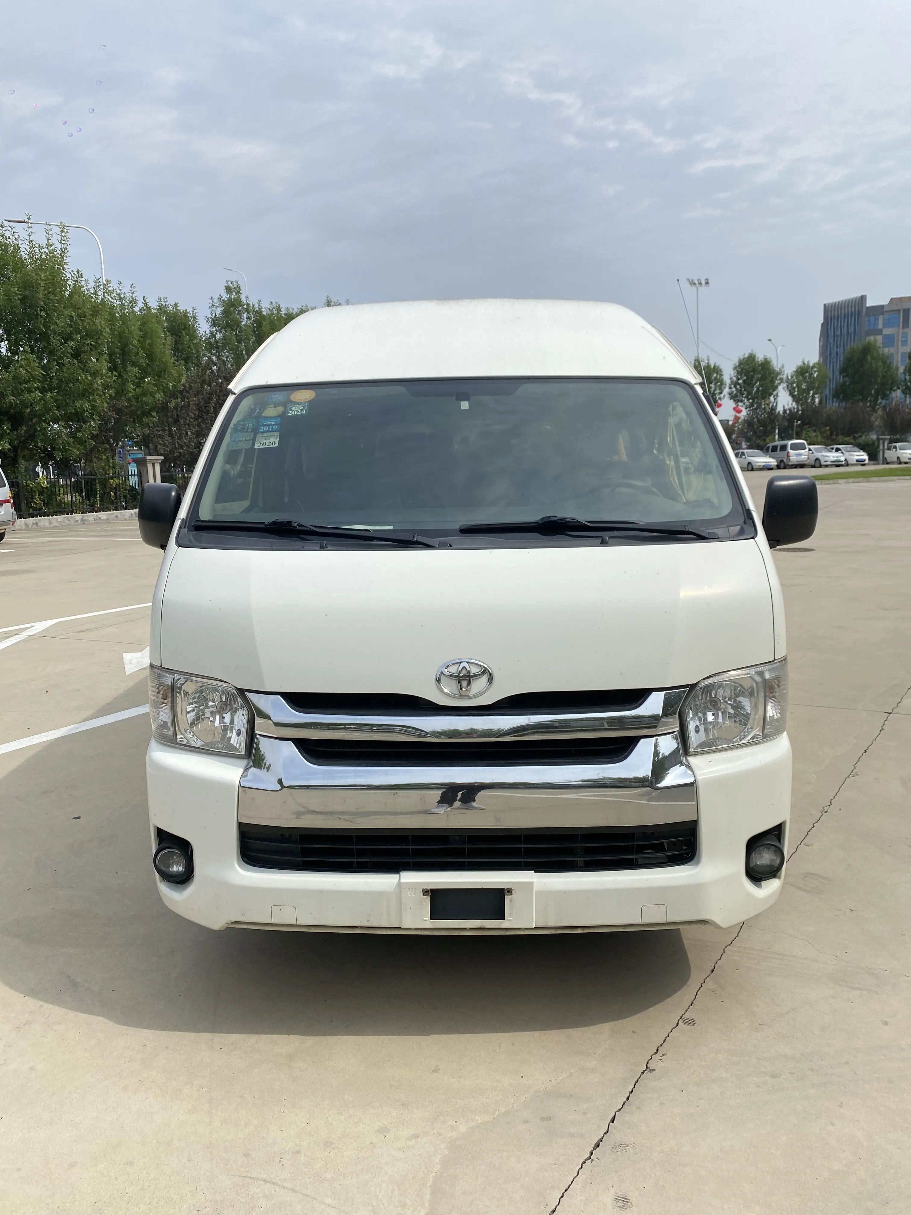 used minibus toyota hiace  good  price for Sale