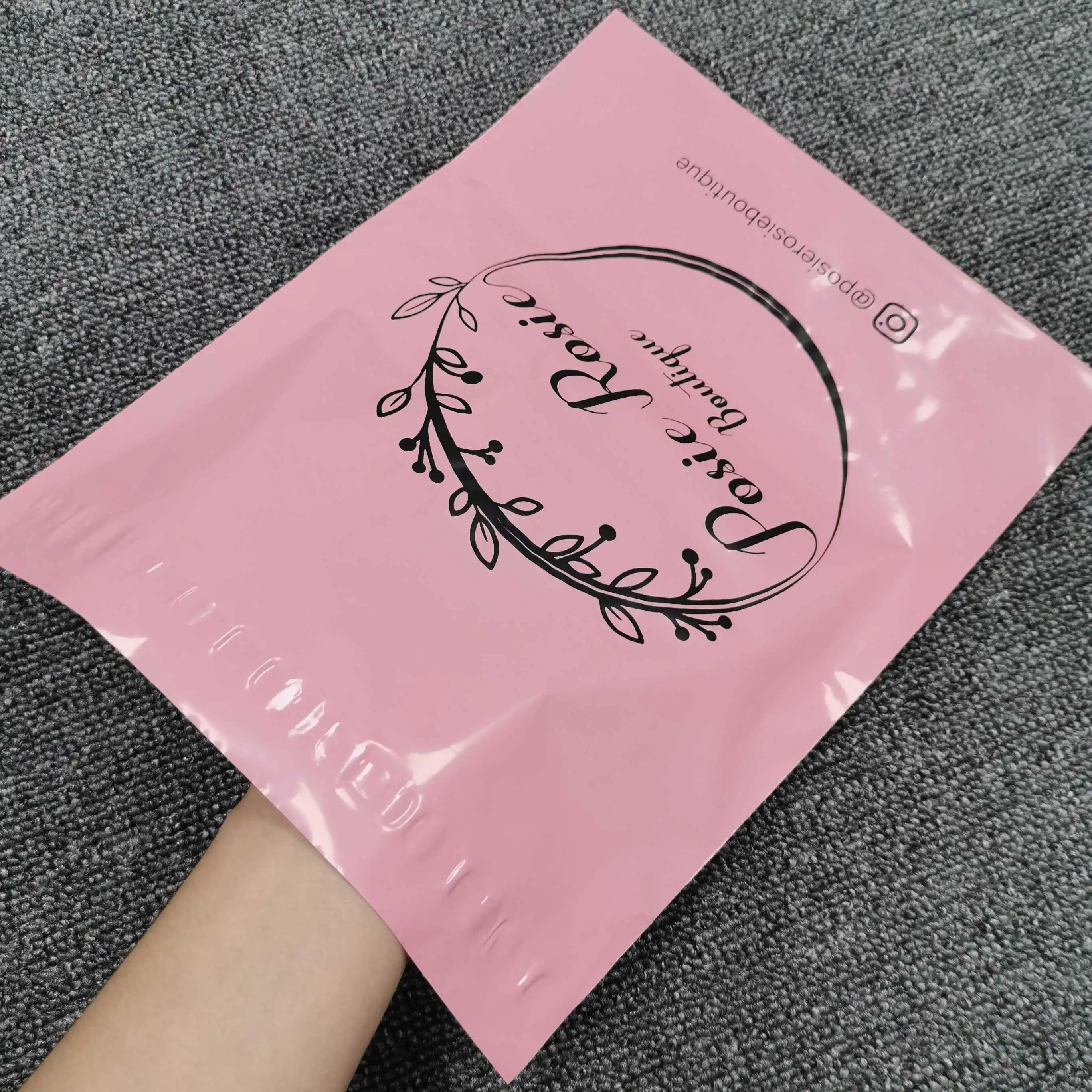 Самоклеящаяся розовая поли-переработанная Курьерская сумка для отправки посылки