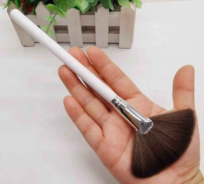 Beauty Skincare Spa Tool White Soft Facial Applicator Brush Large Fan Mask Brush Facial Fan Brush