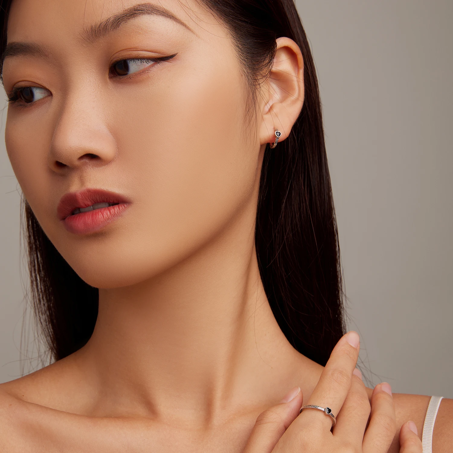 SHIERO Sterling 925 Silver Vintage Jewelry Set for Women New Designer Engraved Flower Pattern Huggie Earrings Heart Open Ring