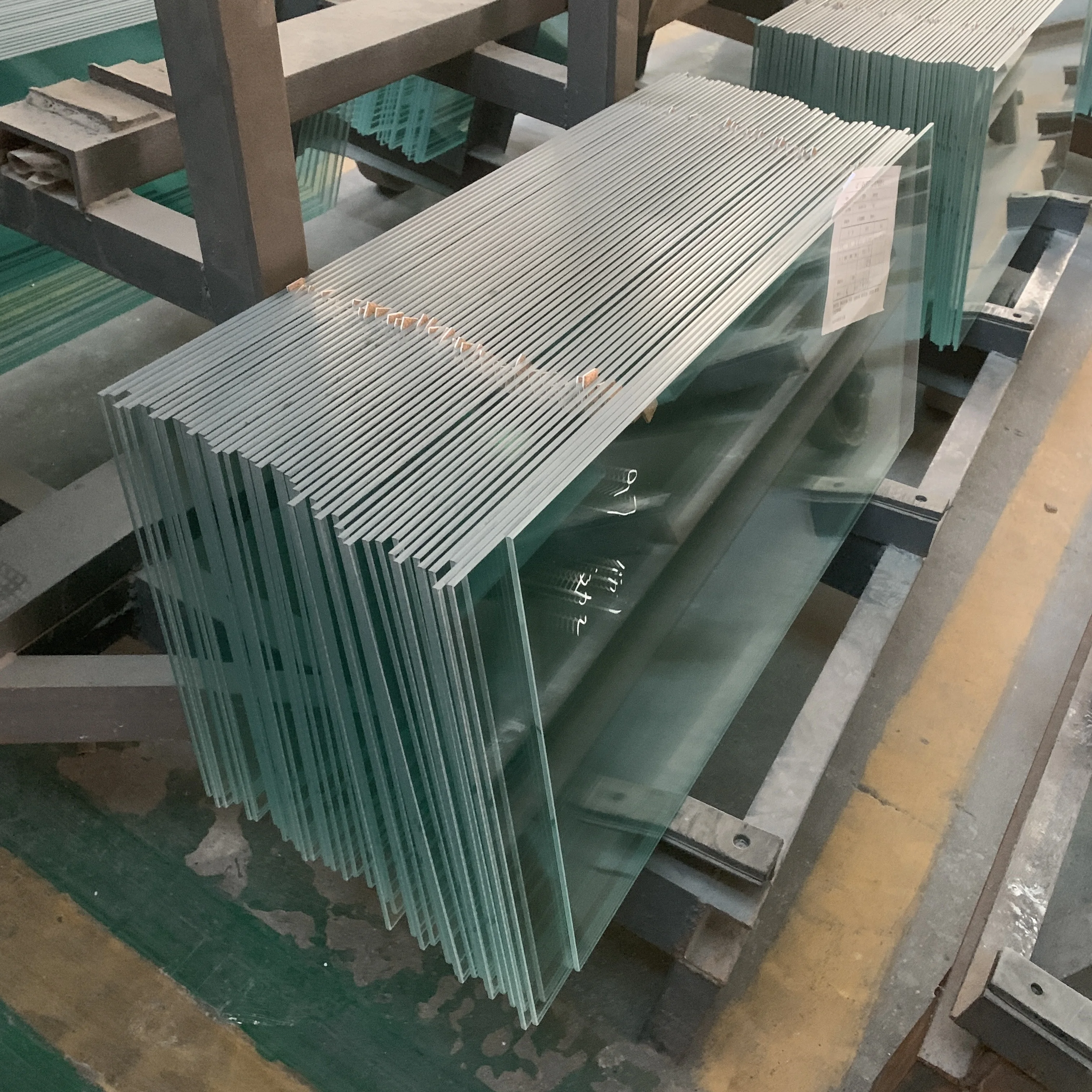 Tempered Low iron China Glass factory manufacturing ultra clear light 12mm ultra transparent laminated tempered glass