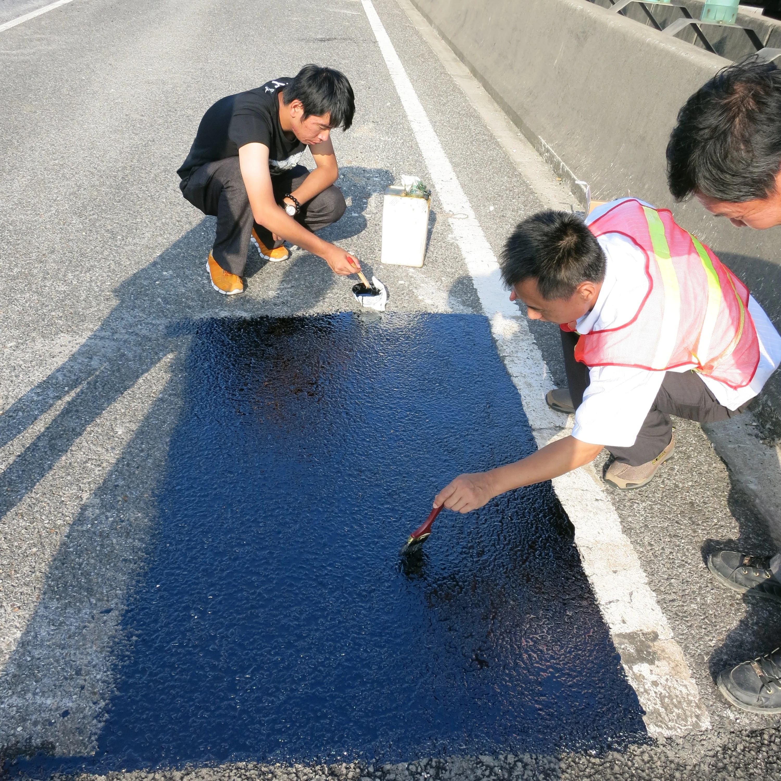 2020 easy to spray cost effective asphalt pavement sealer for aging roads