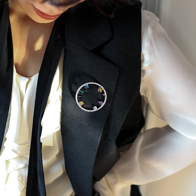 
Wholesale Round Brooch Brooch FA CAI Chinese Designer Brooches Famous Brands 