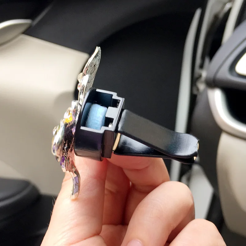 Rhinestone Butterfly Car Perfume Diamond Colorful Butterfly Car Air Freshener Perfume Clip Auto Decoration Accessories Interior