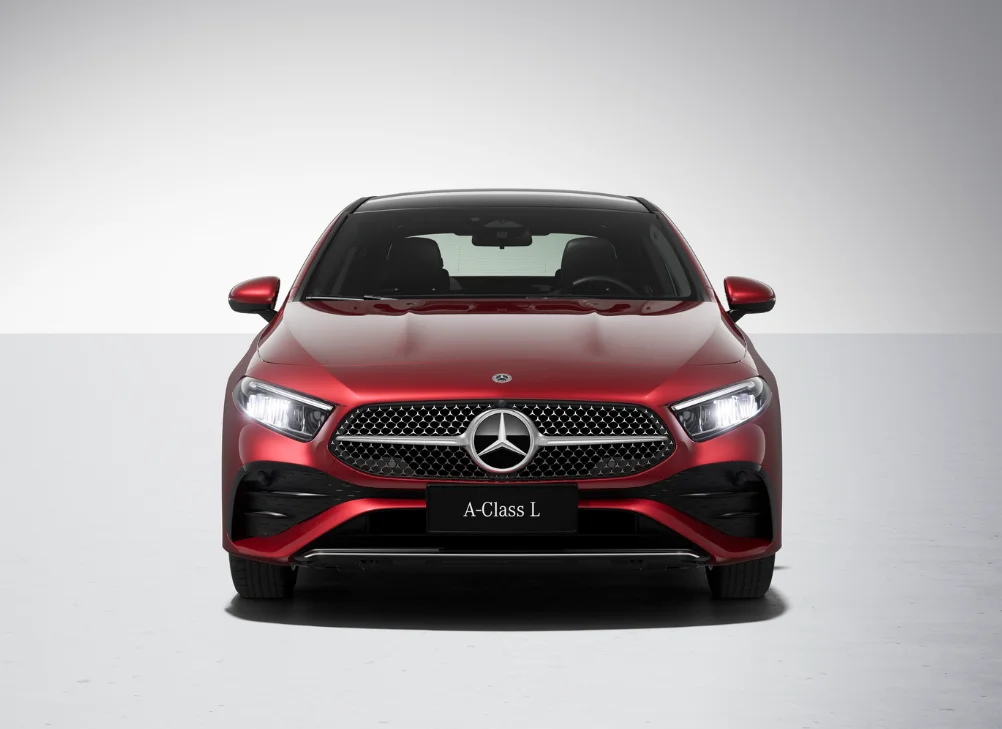2023 New Car Gasoline Vehicles  Ben z A 180L Fuel Vehicles 4 doors 5 seats Sedan Cheap Benz made in China for sale