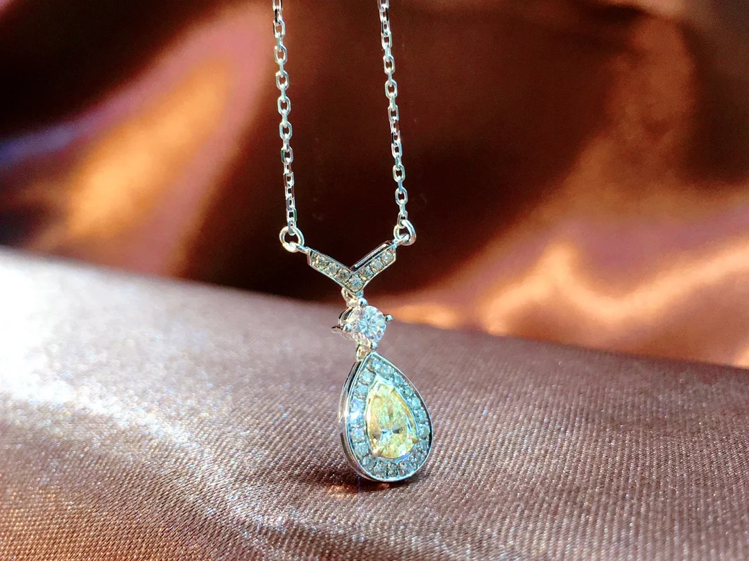 Luxury Jewelry Custom Cross Shaped Popular Style 18K Gold Diamond Chain Necklace Jewelry