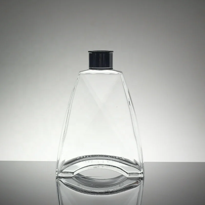 Wholesale  500ml 700ml 750ml Spirits Glass Tequila Bottle Vodka Brandy Whisky Rum Gin Liquor Custom Glass Bottle With Closures