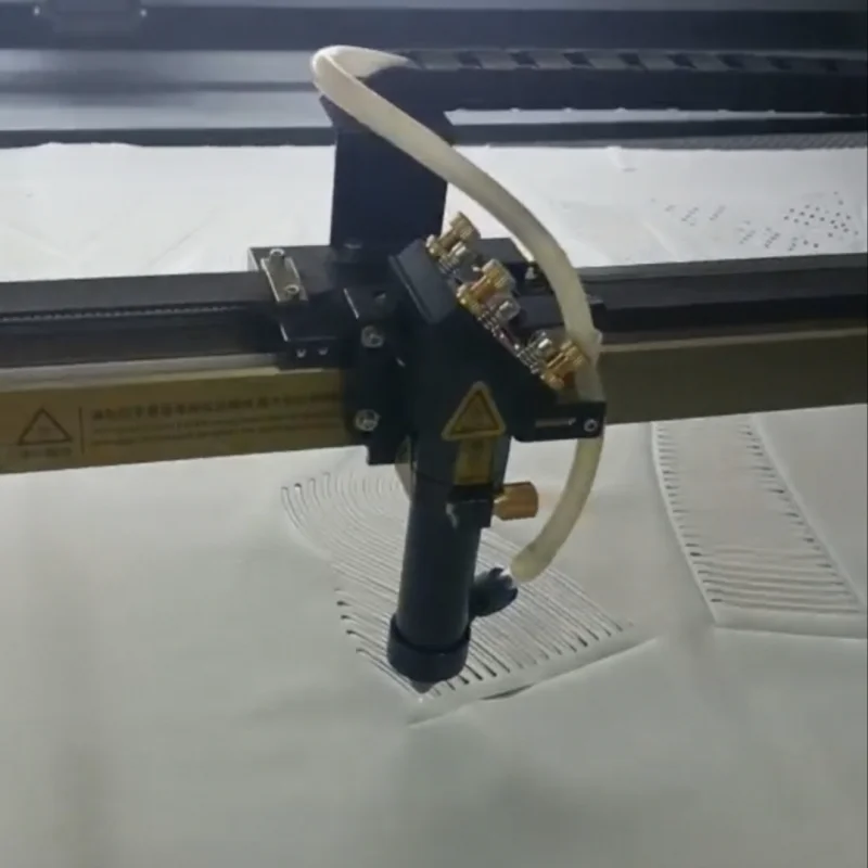 SH-1610   best cloth and fabric smart automatic laser cutting machine with single multi-head options