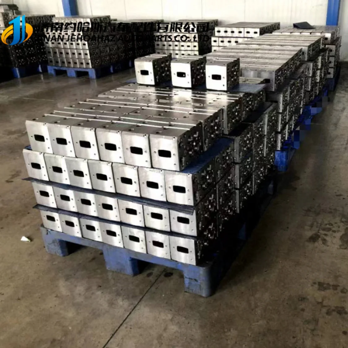 Hot selling high-quality durable SINOTRUK HOWO Truck Parts Cylinder Head 1000721713 for Weichai WP13 Engine Cylinder Head