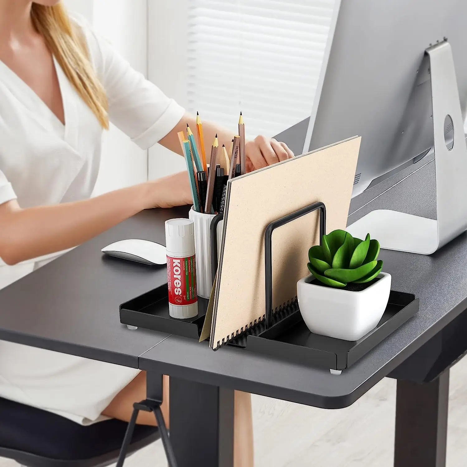 Black Metal Napkin Holder - Chic Dining Table Decor, Easy-to-Use Serviette Stand & Perfect Family Gift